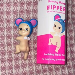 SONNY ANGEL- mouse 🐭🩷💙 hipper looking back series! *limited edition*